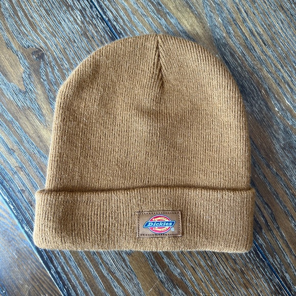 Dickies Other - Dickies Caramel Knit Cuffed Beanie